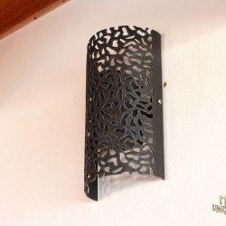 Kované dizajnové tienidlo so vzorom kameňa - jemné osvetlenie